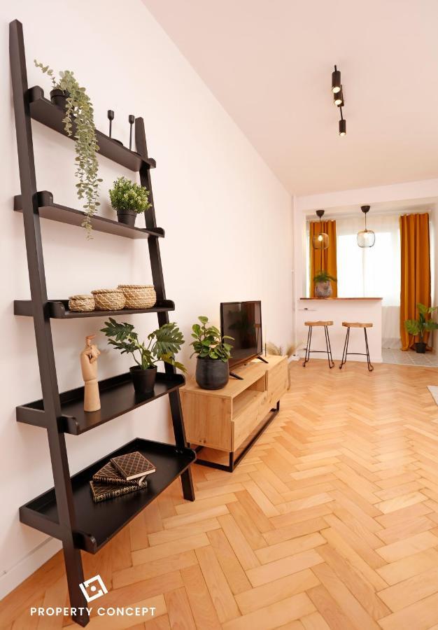 The Pearl Of Drumul Taberei + Netflix Apartament
